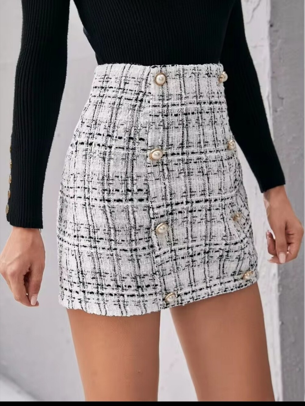 Textured Tweed Mini Skirt in Black & White - Picture 4 of 4